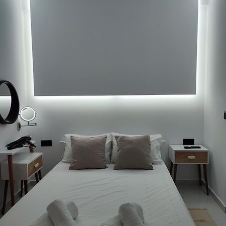Alexander Luxury Apartments & Studios Метаморфоси Номер фото